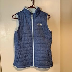 THE NORTH FACE GIRLS REVERSIBLE MOSSBUD SWIRL VEST